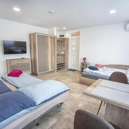 Mona Apartman Sarvar Exterior photo