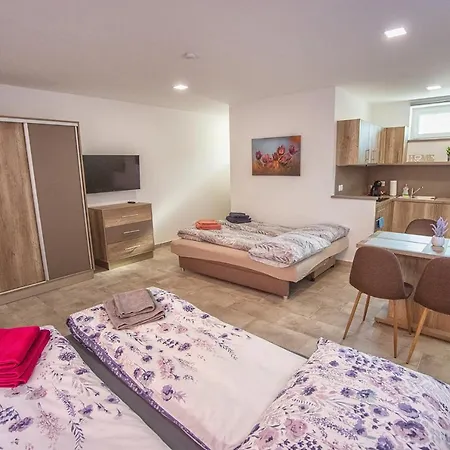 Mona Apartman Sarvar Exterior photo