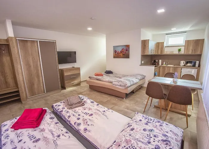 Mona Apartman